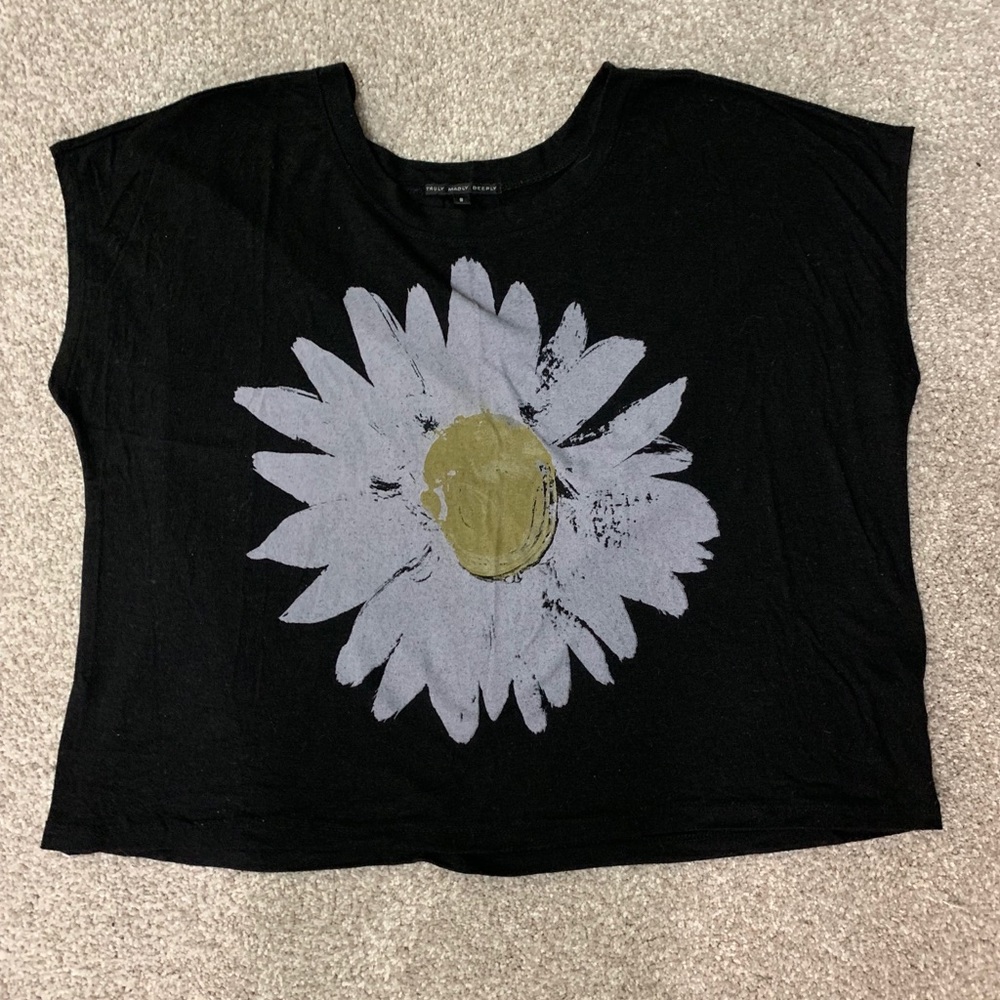 Daisy Short Sleeve Crop Top